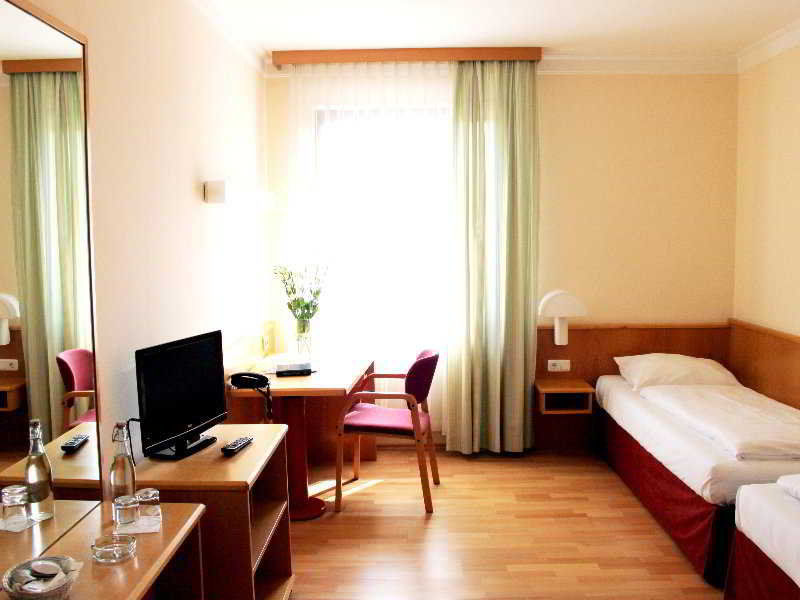 Das Reinisch Just Rooms Schwechat Kültér fotó